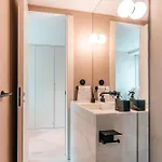 The Founders Residency, Praca Flores Апартаменты *